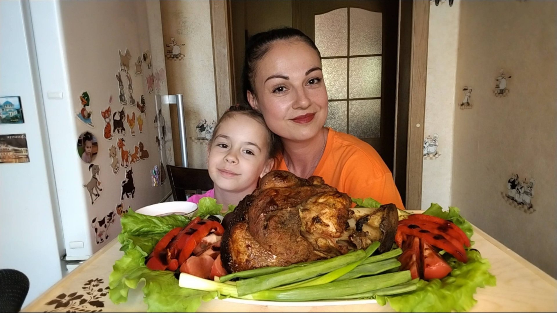 Мукбанг с Анечкой 🥰❤️ Рулька и овощи 🥗 смотреть онлайн