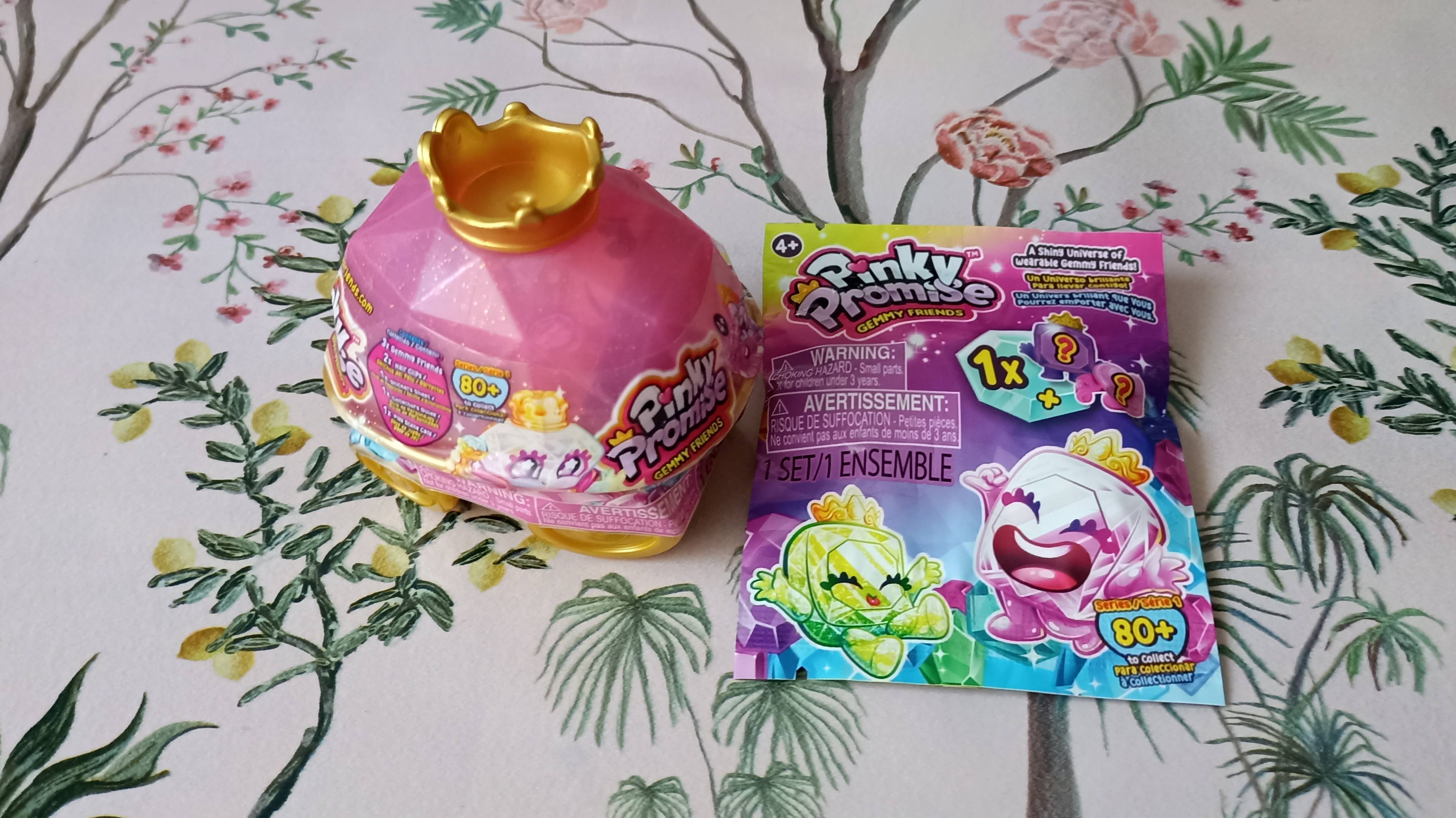 Распаковка и обзор сюрпризов Pinky Promise смотреть онлайн