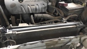 Замена радиатора охлаждения двигателя на Mitsubishi ASX Мицубиси АСХ 1,8 2013 года