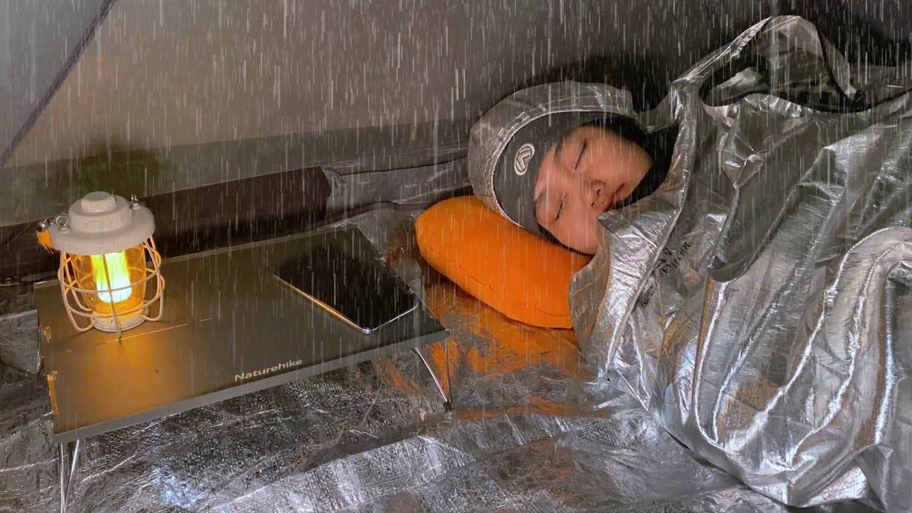 ОДИНОЧНЫЙ ПОХОД ПОД ПРОЛИВНЫМ ДОЖДЕМ☀️РАССЛАБЛЯЮЩИЙ ПОХОД ПОД ДОЖДЕМ - ВИДЕО О ПОХОДЕ смотреть онлайн