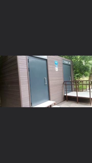 Бесплатный туалет по дороге к 52 больнице в Москве смотреть онлайн