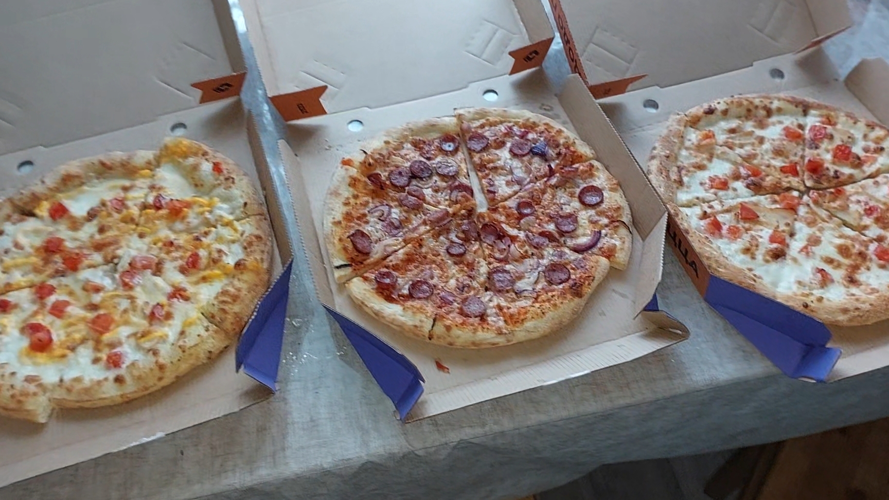 Собираю урожай, Поля балует нас пиццей смотреть онлайн