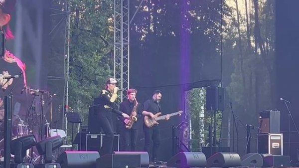 “Sweet life”. 🎸