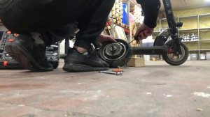 Как снять заднее колесо на самокате электросамокате kugoo m4 Kugo m4 pro куго м4 про обзор ремонт