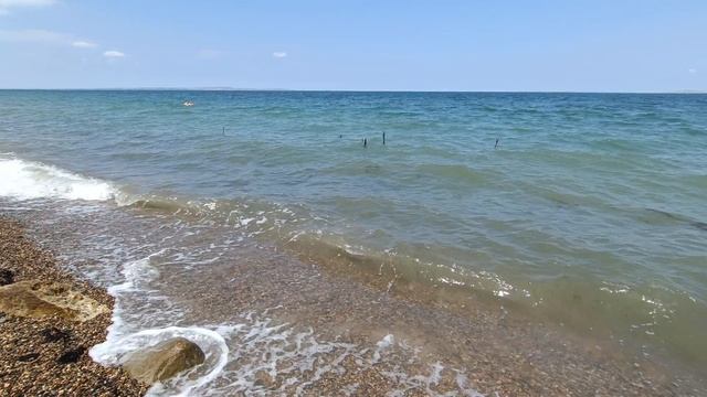 не большие волны Таманского залива!