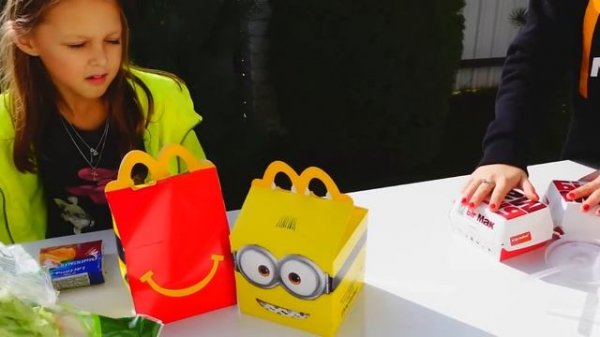 Ребята решили открыть Макдональдс у себя дома Амелька Карамелька