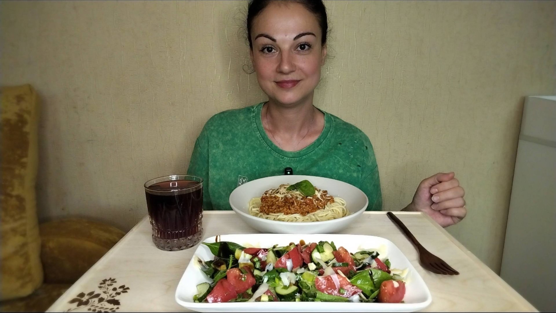 Мукбанг🍝Паста Болоньезе 🥗Впечатления от мультфильма "Нэчжа, побеждает Царя драконов" 👍😃🤩 смотреть онлайн