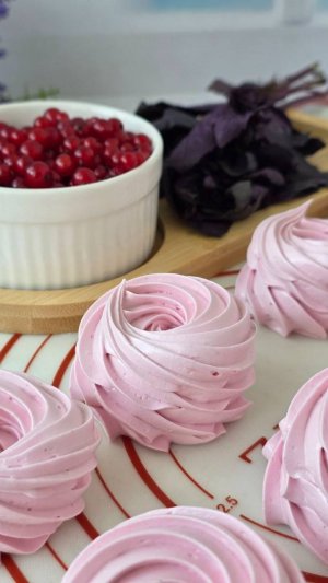 Зефир из красной смородины