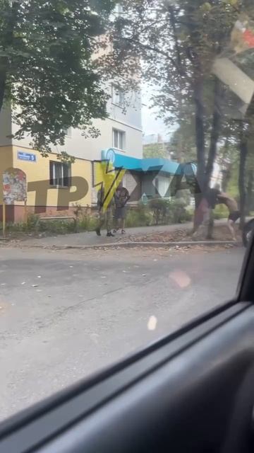 военные ТЦК хотели было мобилизовать алкашей, но им показали стиль от пьяного мастера кунг-фу!