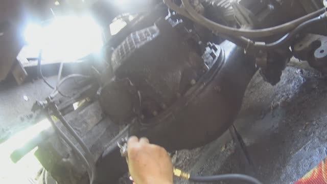 Ремонт КАМАЗА 55111 замена редукторов.