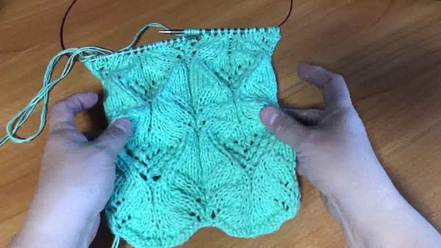 Сложный, но очень богатый узор спицами для вас смотреть онлайн
