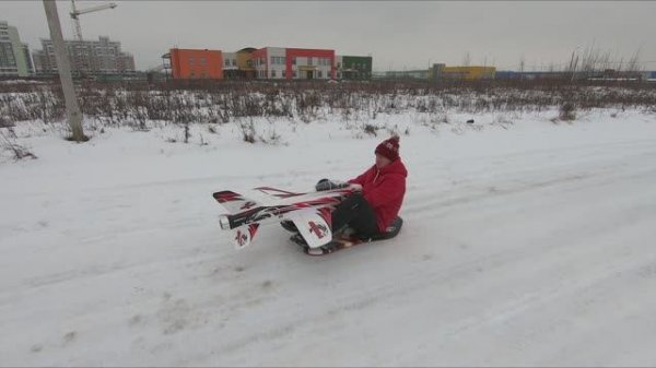 С самолетом на снегокате))