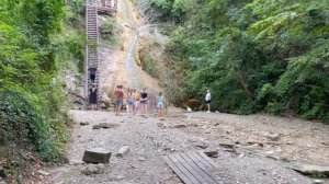 На машине в Небуг