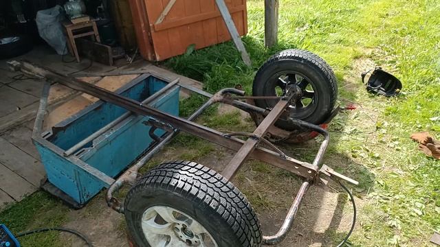 прицеп для мотоблока переделаю новый ступицы и литые колесами без камерный ставим