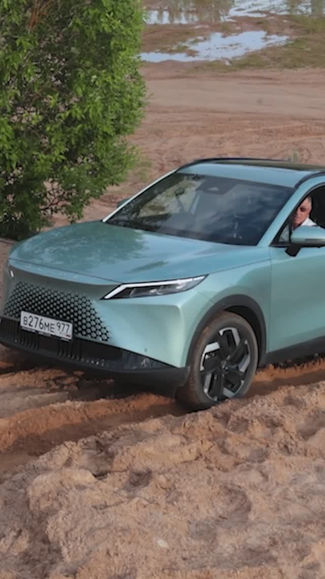 Omoda C7 против Mitsubishi Outlander: новичок-китаец или японец-ветеран? Бой полноприводных. смотреть онлайн