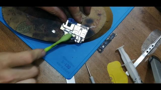DEXP Ixion M340. Разборка. Замена гнезда зарядки.