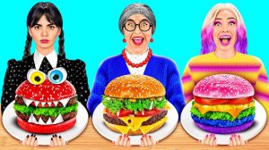 Кулинарный Челлендж Уэнсдей против Бабушки   Секретные Лайфхаки и Гаджеты