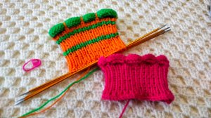 Интересная манжета для вязаных носочков / подробное видео.