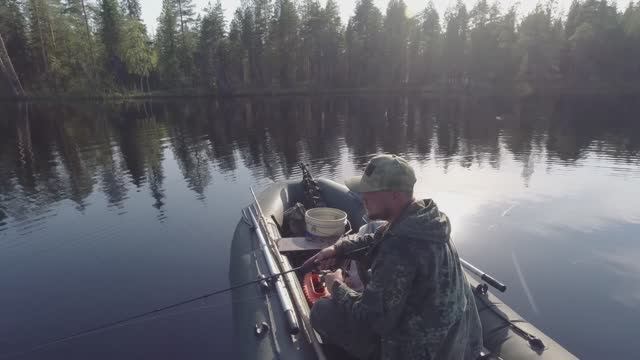 РЫБАЛКА НА УДОЧКУ С ЛОДКИ. РЮКЗАК NISUS смотреть онлайн