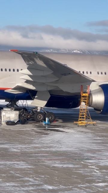 Аэрофлот замена шасси. Boeing 777-300ER Gear Collapse