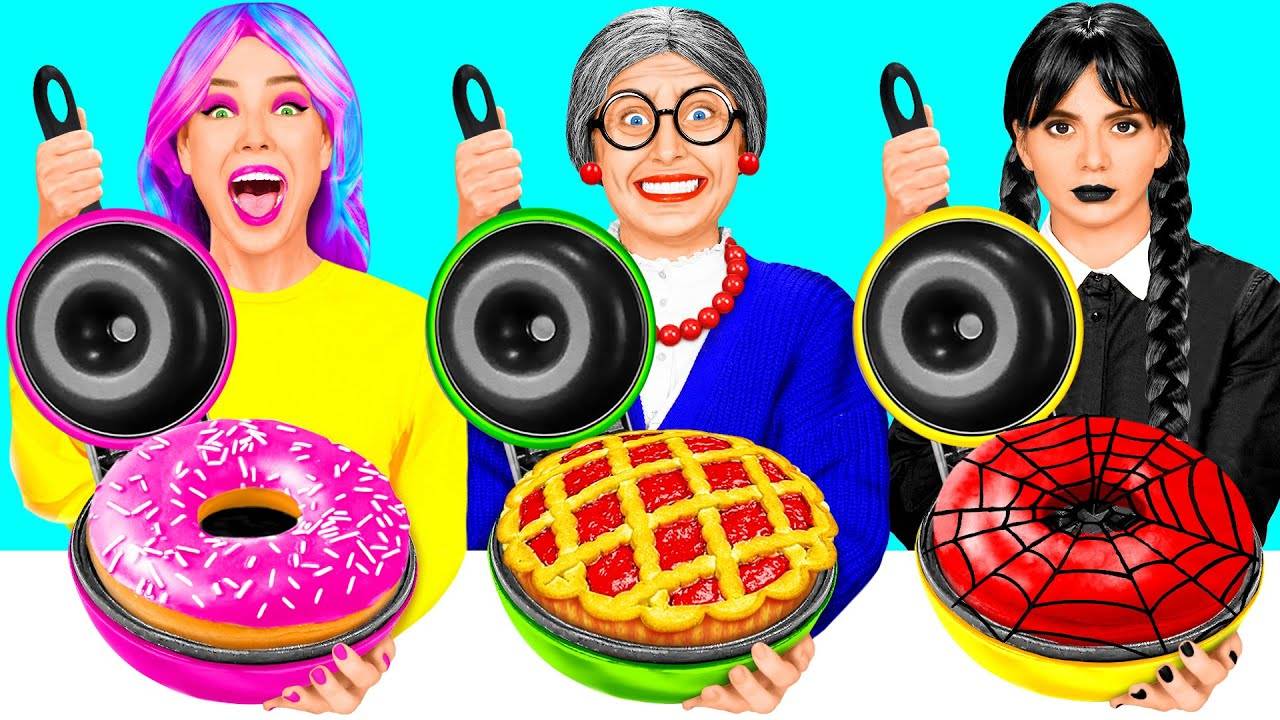 Кулинарный Челлендж Уэнсдей против Бабушки Секреты и гаджеты для кухни от BaRaDa Challenge смотреть онлайн