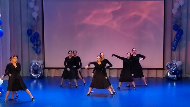 танец девочек