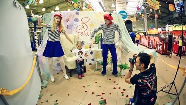 Фотозона в торговом центре М5 смотреть онлайн