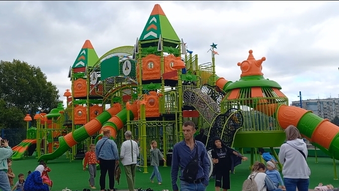 Прогулка на площадке: Лето с детьми// цены на продукты смотреть онлайн