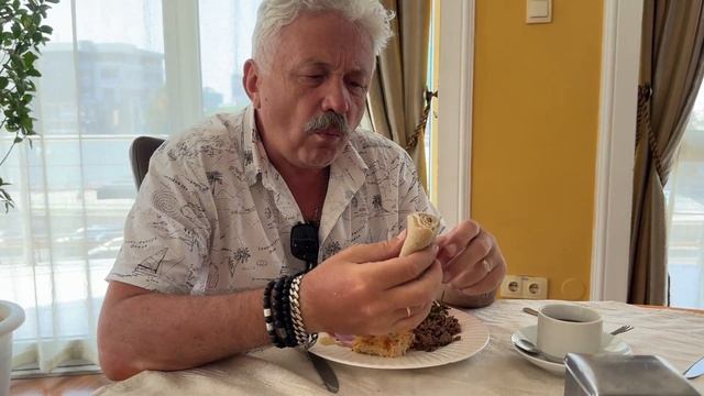 Всегда есть кто-то, кто всё попробует! Дегустация в Эфиопии. Tasting In Ethiopia.