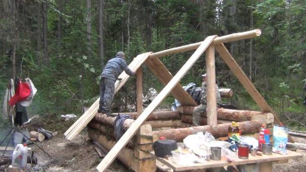 Жизнь ОТШЕЛЬНИКА Строительство Избы в ДЕВСТВЕННОЙ ТАЙГЕ 2025 Сухопит 12июл Рыбалка Изба Охота Сибирь смотреть онлайн
