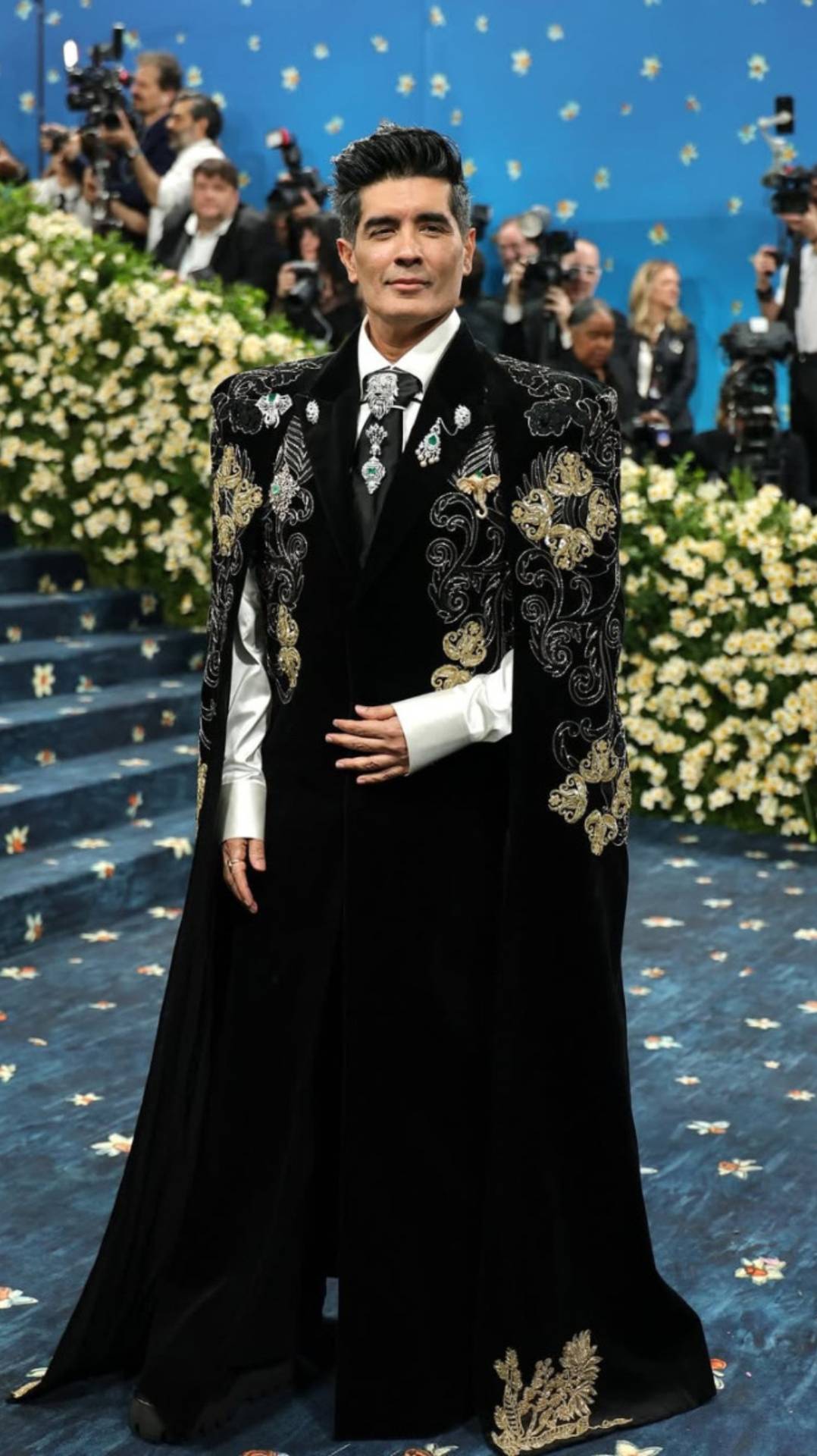 Затмил Шахрукха Кхана. Маниш Мальхотра на MET GALA 2025