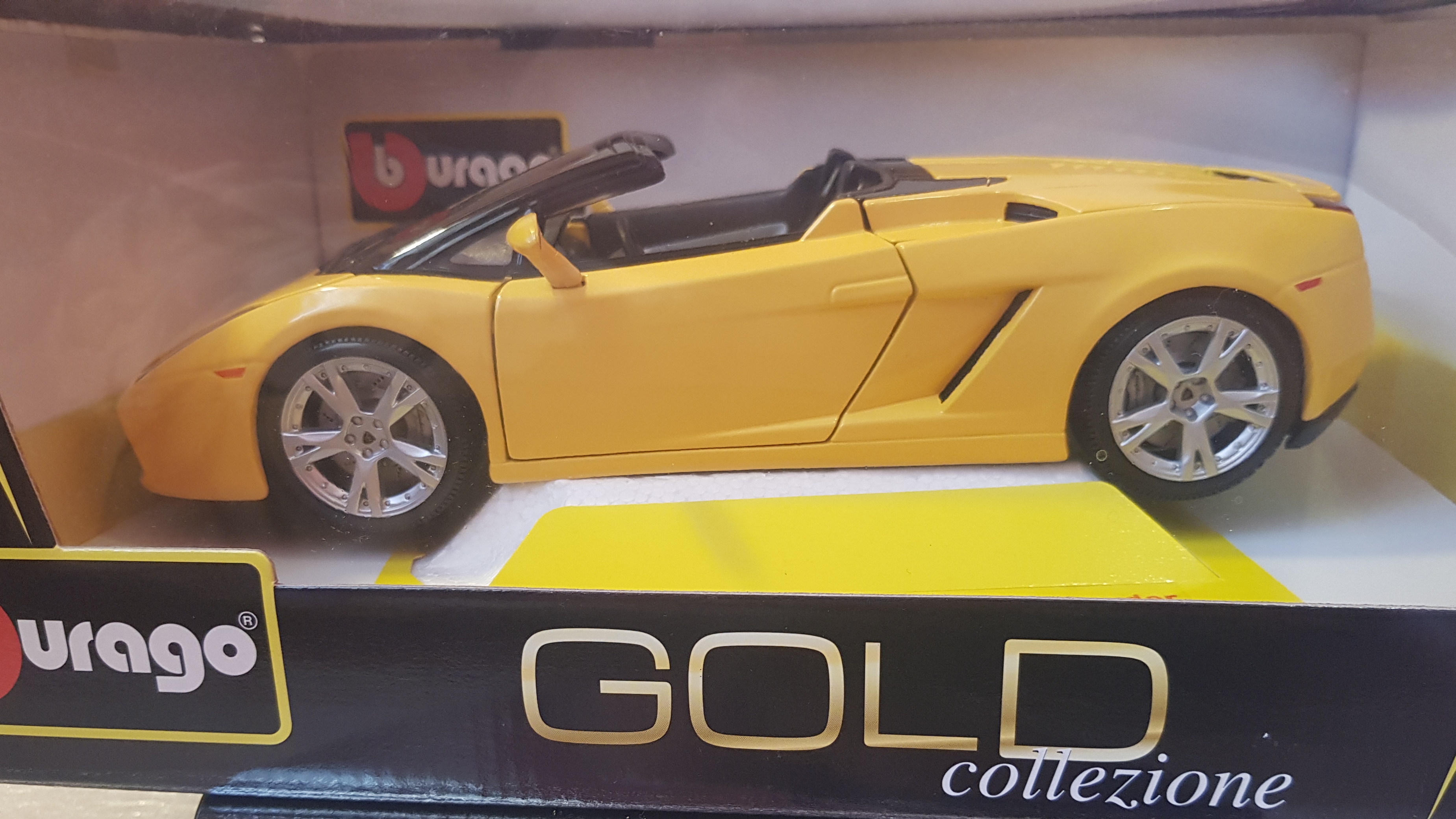Lamborghini Gallardo Spider Bburago 1/18 смотреть онлайн