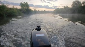 ОПЯТЬ рыбалка с лодки ..мотор ФЛЕЙЗЕР 4,0.Утро.ВОДЫ мало. идем на точку лова.