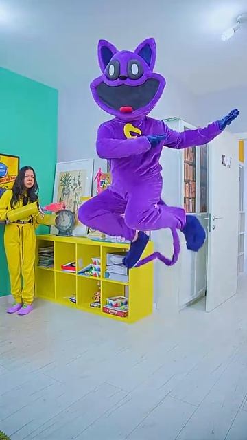 Who dances better in the game Poppy Playtime! #funny #poppyplaytime #dance смотреть онлайн