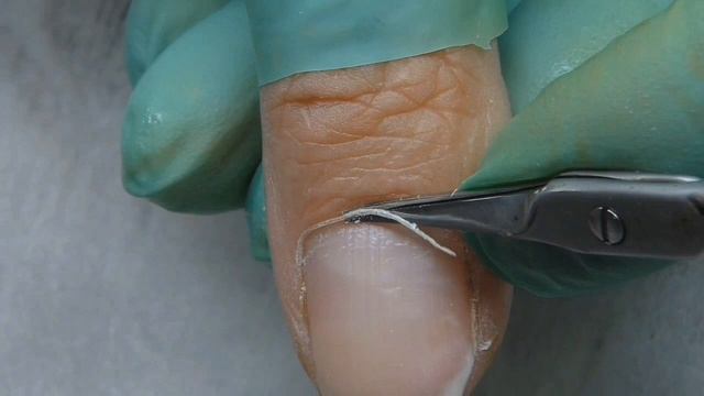 Маникюр 2025: неоновые гели + цветные топы😍 Быстро легко💅 несколько клиентов в кадре смотреть онлайн