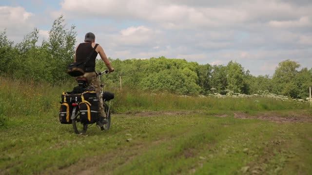 в минипоход на складном велосипеде shulz easy ) смотреть онлайн