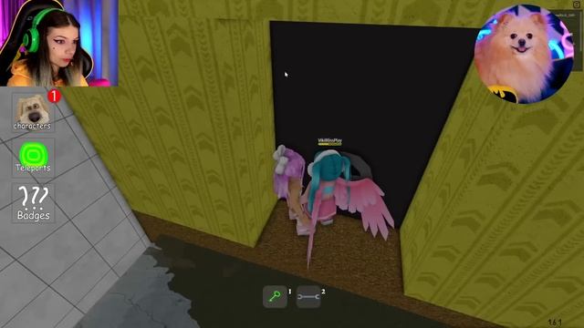 РАДУЖНЫЕ ДРУЗЬЯ СПРЯТАЛИСЬ В ЗАКУЛИСЬЕ РОБЛОКС ! МЫ С ВИКОЙ В ЗАКУЛИСЬЕ ! ROBLOX смотреть онлайн