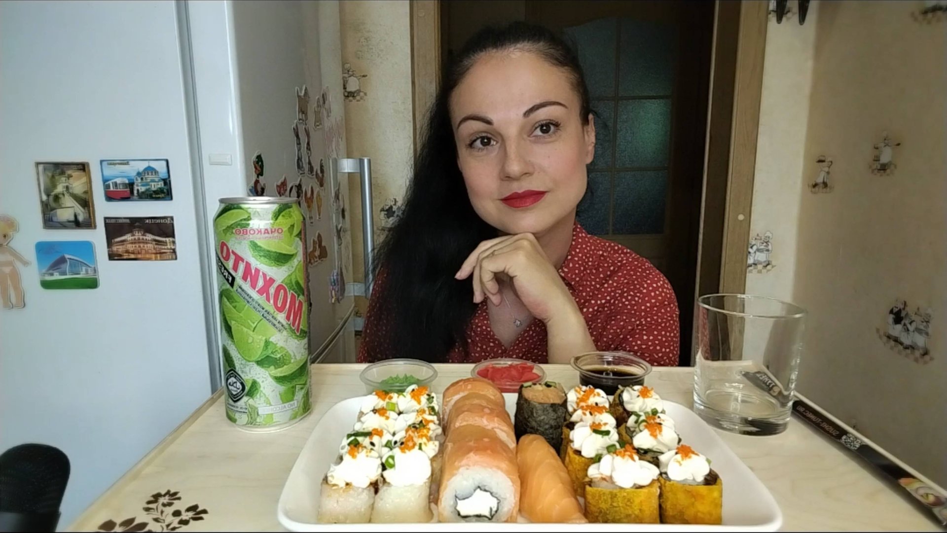 Мукбанг🍱Роллы🤤Отмечаю 2000 подписчиков на Ютубе, спасибо всем что подписывайтесь на мой канал! 🥰 смотреть онлайн