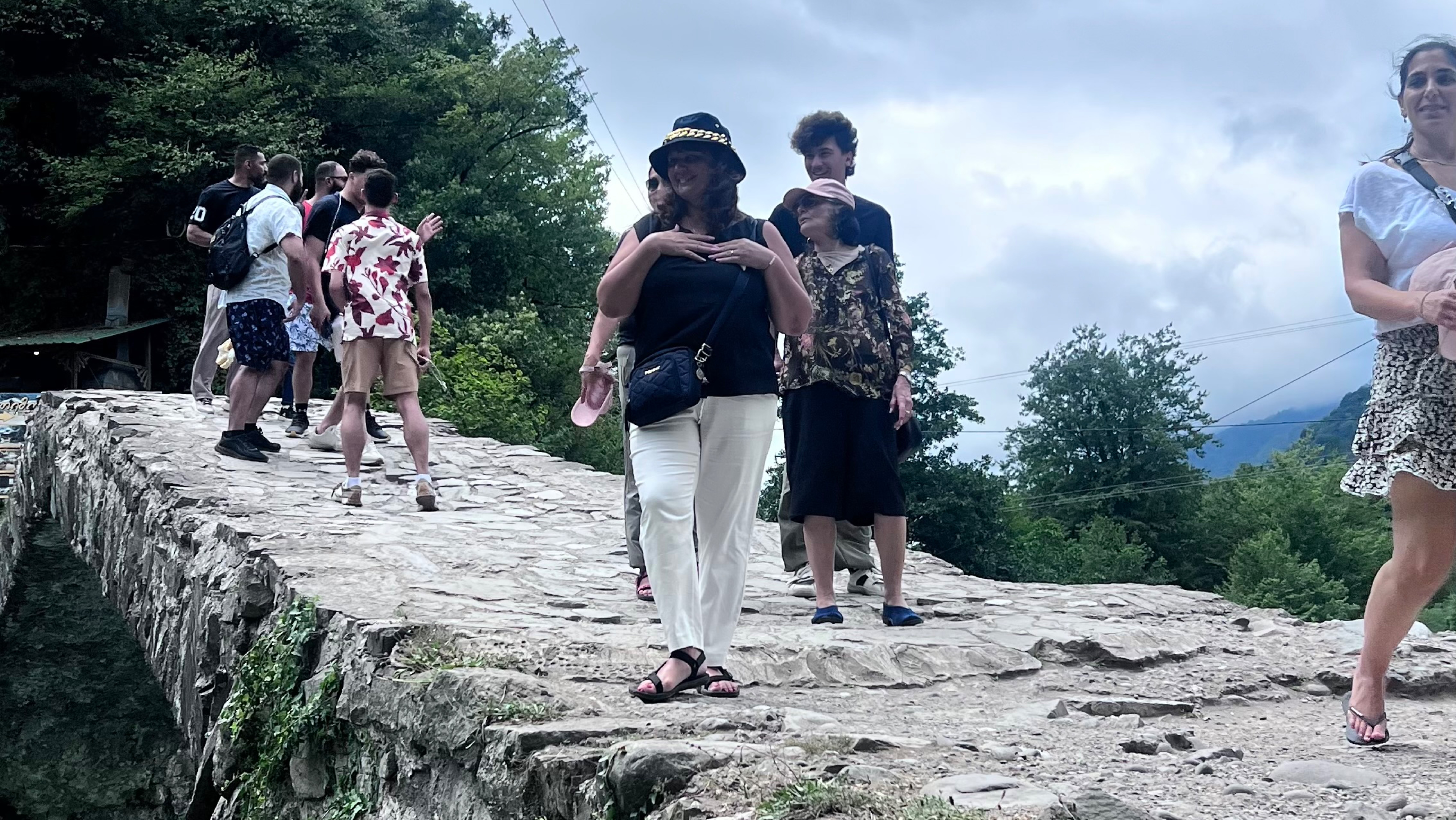 Отдых в Батуми. Горная Аджария. Попробовали все вина А какие тосты! смотреть онлайн