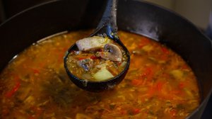 Вкусный домашний супчик с легкой кислинкой.