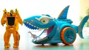 Трансформеры Бамблби Спасают Акулу, Автомобильное приключение, поедающий гигантского динозавра