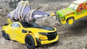 ТРАНСФОРМЕРЫ БАМБЛБИ против гигантского Тираннозавра Рекса и Мозазавра спасают Возрождение юрского