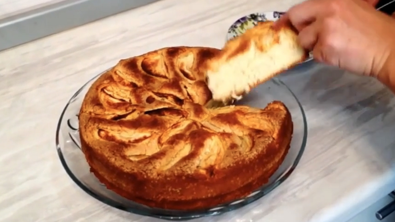 Шарлотка с яблоками и корицей! смотреть онлайн