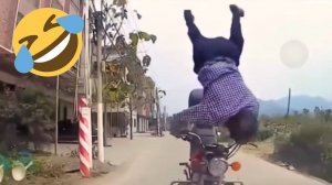 Лучшие смешные видео 2025 года 😂 ПОПРОБУЙТЕ НЕ ЗАСМЕЯТЬСЯ Смешные видео №1 😂