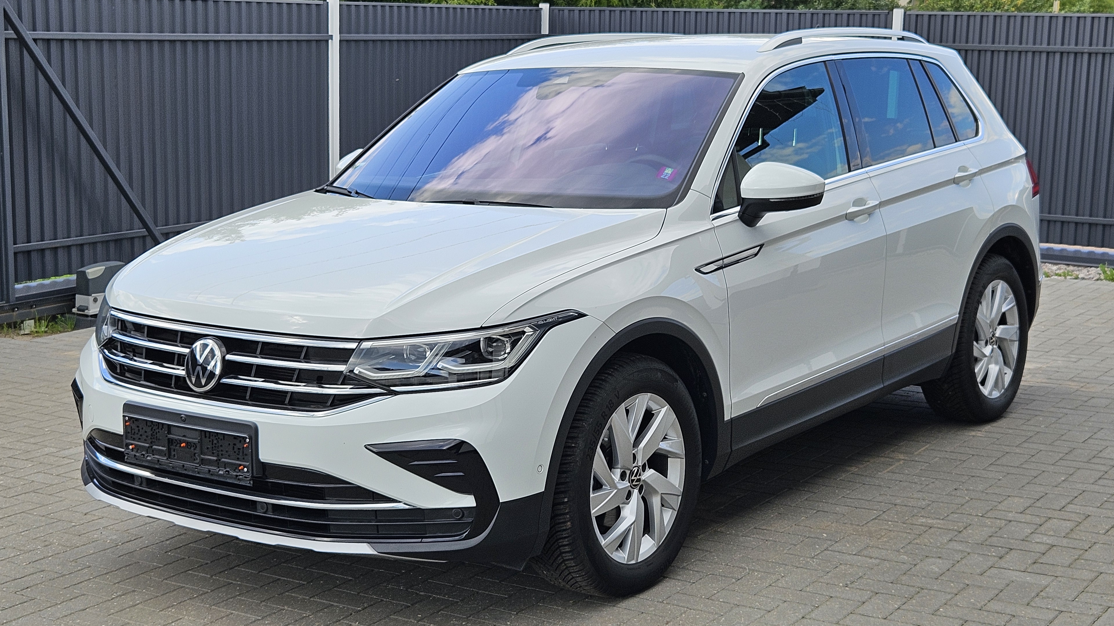 VW Tiguan 2021! 1.5 TSi 150 л.с. DSG7 DQ381! Камеры 360⁰, IQ.Light, проекция, все подогревы, кожа! смотреть онлайн