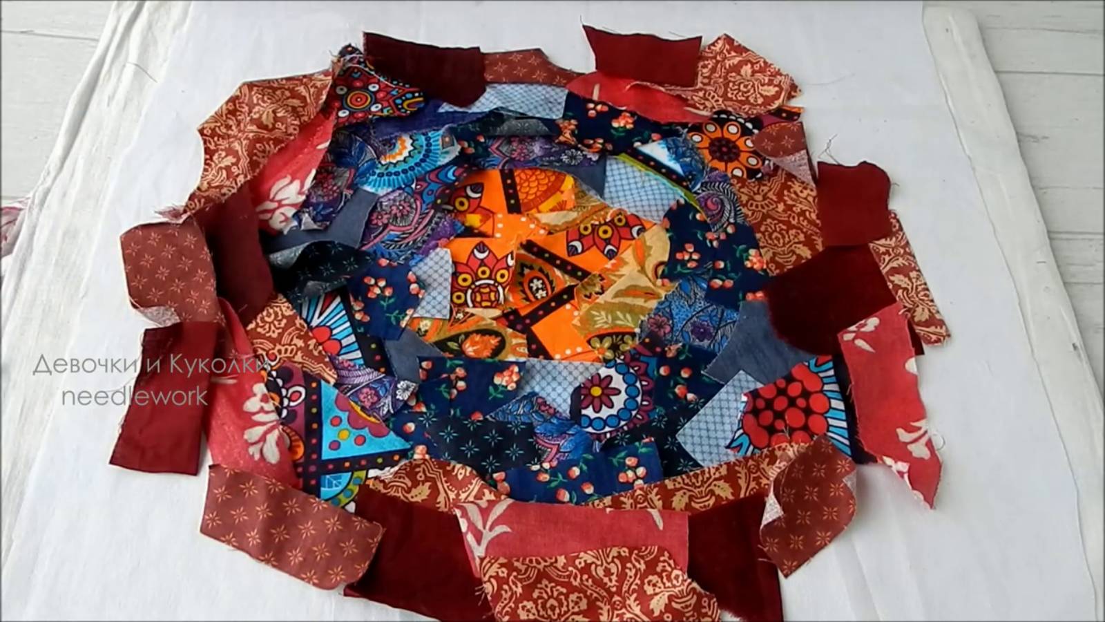 Если накопились обрезки сделайте эту красоту. Сумка в технике "Пицца"