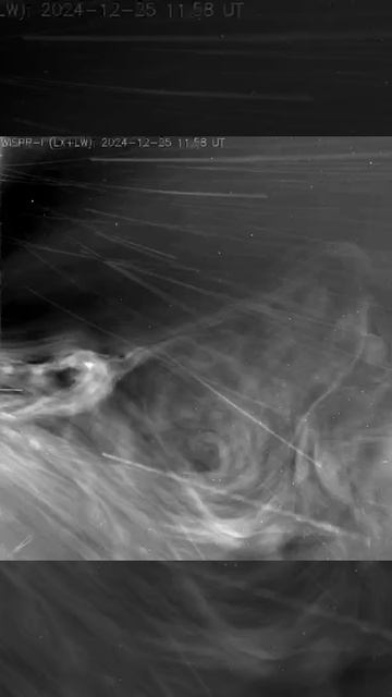 Это не спецэффекты: самое опасное селфи в истории космоса смотреть онлайн