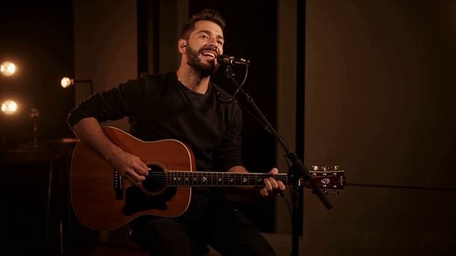 Осенний день, осенний дождь|Гитара и саксофон | сл. Ольга Павлова, муз. СУНО | видео Миша Биркин смотреть онлайн