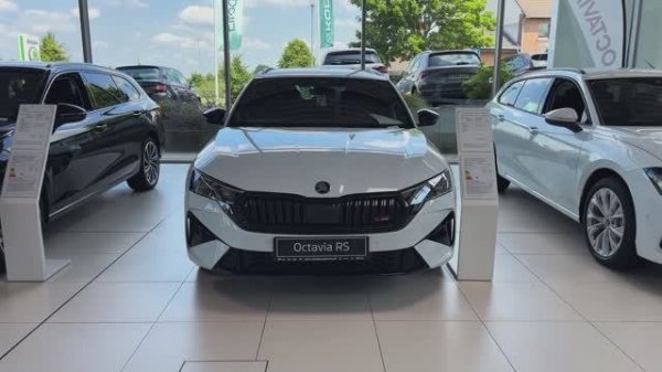 Skoda Octavia RS 2025 обзор