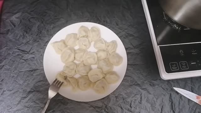 Как приготовить пельмени, идеальное тесто смотреть онлайн